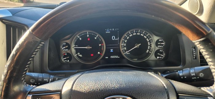 2018 Toyota Landcruiser Sahara VDJ200R 4X4 Dual Range Graphite
