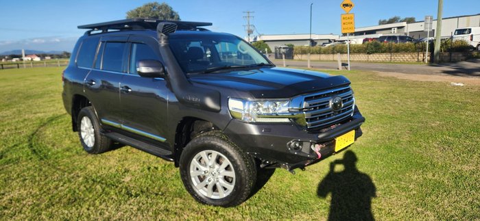 2018 Toyota Landcruiser Sahara VDJ200R 4X4 Dual Range Graphite