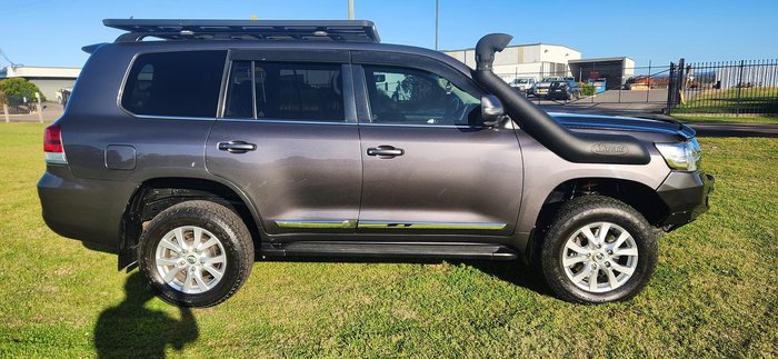 2018 Toyota Landcruiser Sahara VDJ200R 4X4 Dual Range Graphite