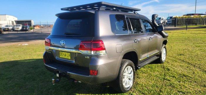 2018 Toyota Landcruiser Sahara VDJ200R 4X4 Dual Range Graphite