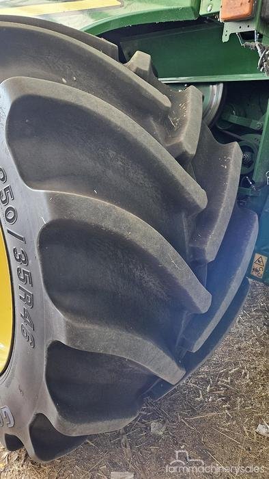 2017 John Deere S680+ 625D Green