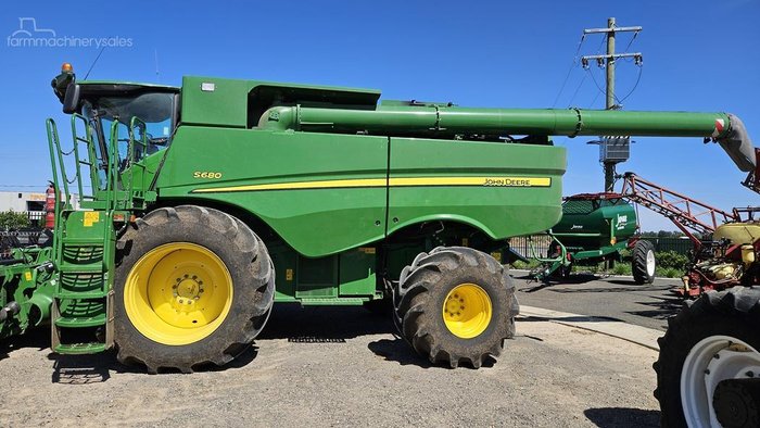 2017 John Deere S680+ 625D Green