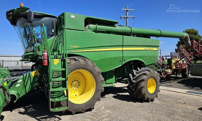 2017 John Deere S680+ 625D Green
