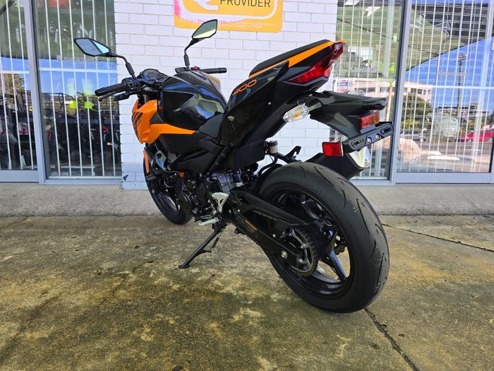 2020 Kawasaki Z400 Orange