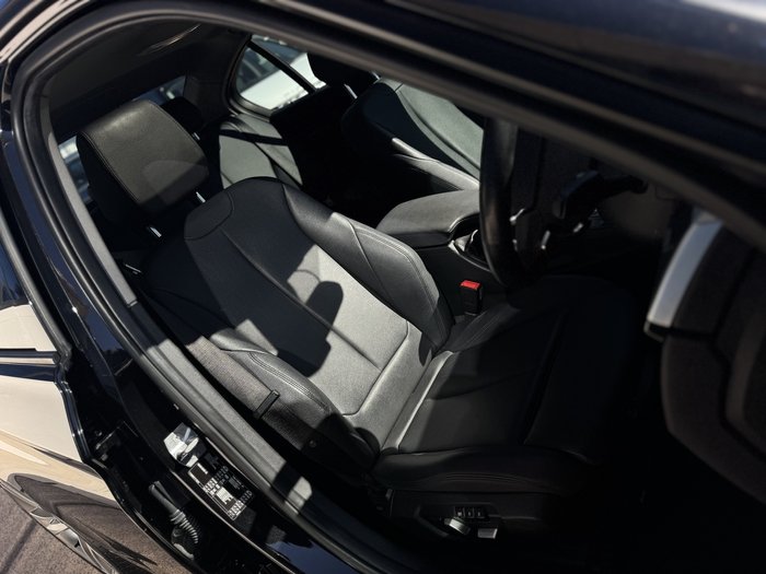 2016 BMW 3 Series 320i Sport Line