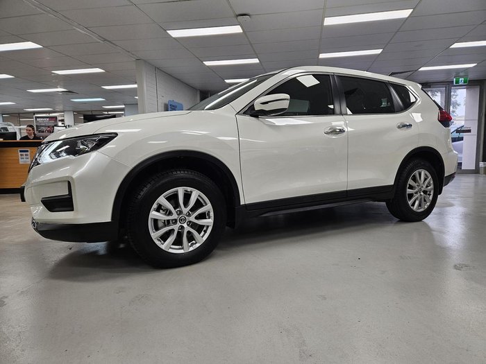 2022 Nissan X-TRAIL ST