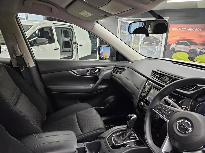 2022 Nissan X-TRAIL ST