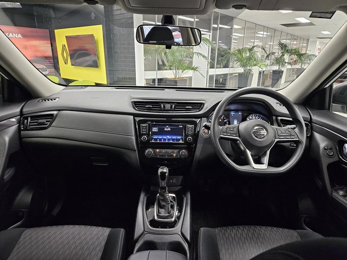 2022 Nissan X-TRAIL ST