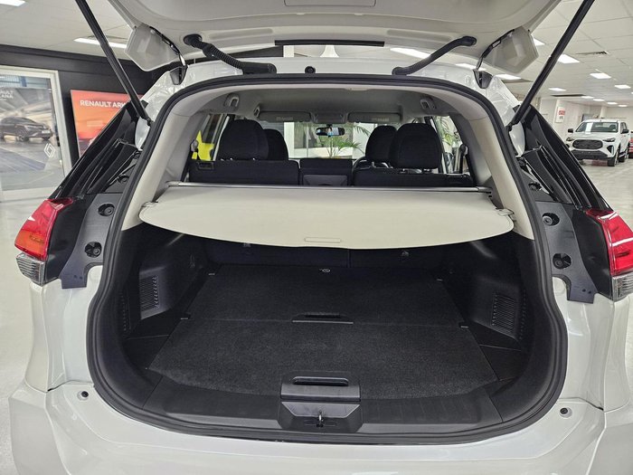 2022 Nissan X-TRAIL ST