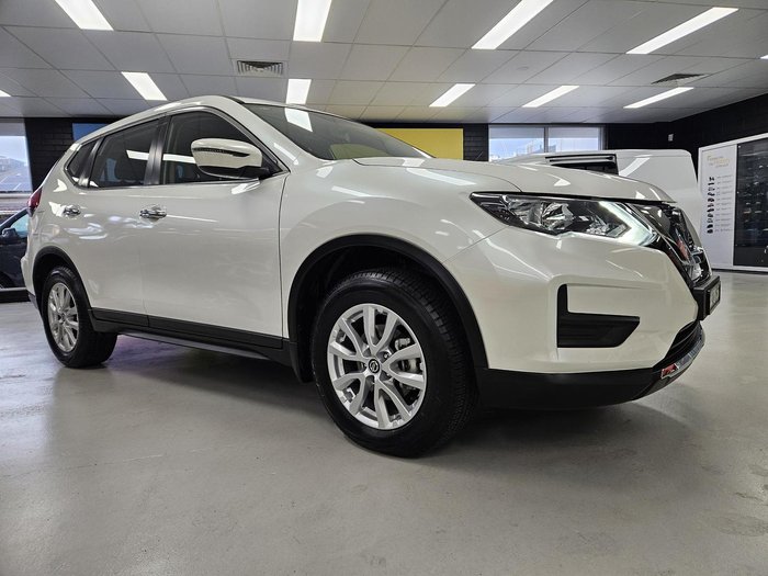 2022 Nissan X-TRAIL ST
