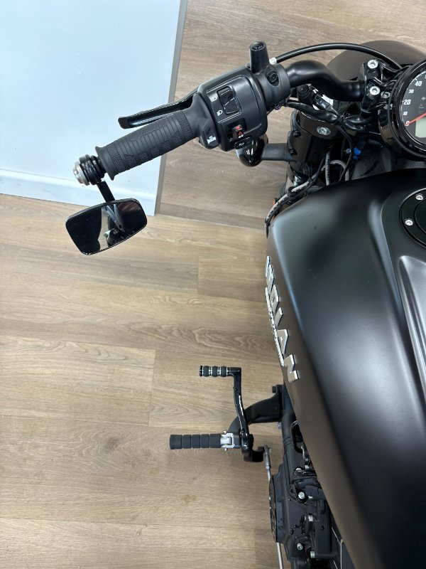 2023 Indian SCOUT BOBBER BLACK