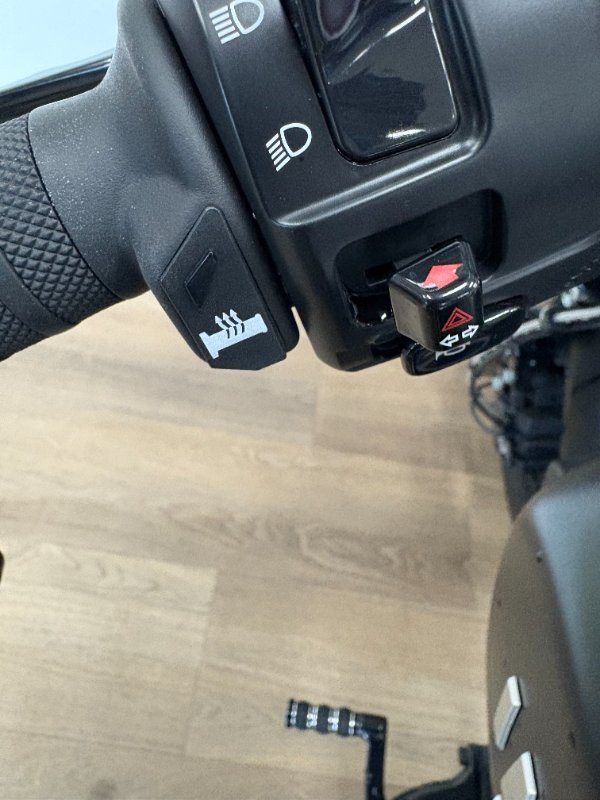 2023 Indian SCOUT BOBBER BLACK