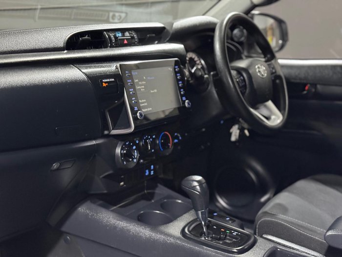 2022 Toyota Hilux SR