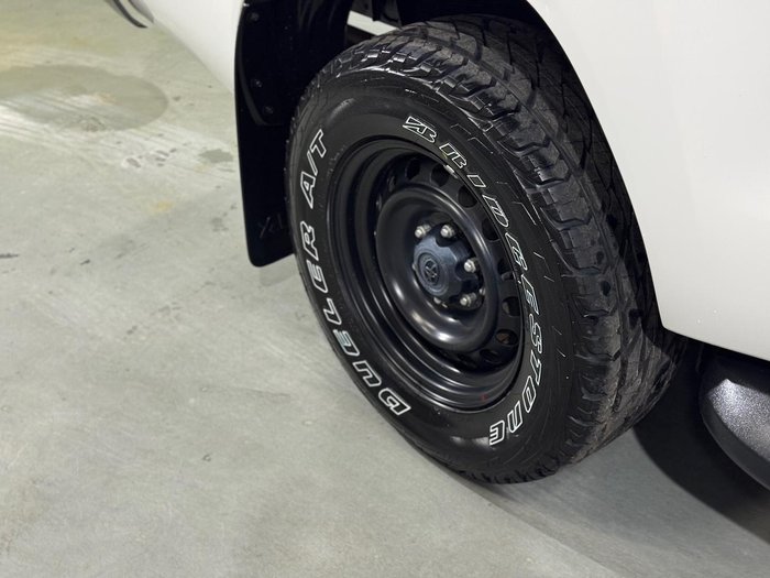 2022 Toyota Hilux SR