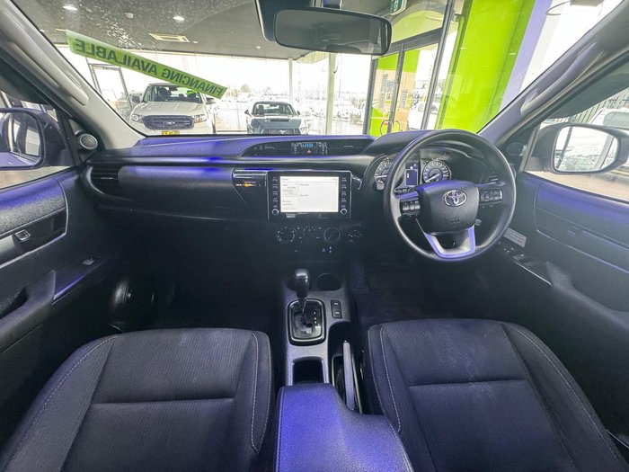 2022 Toyota Hilux SR