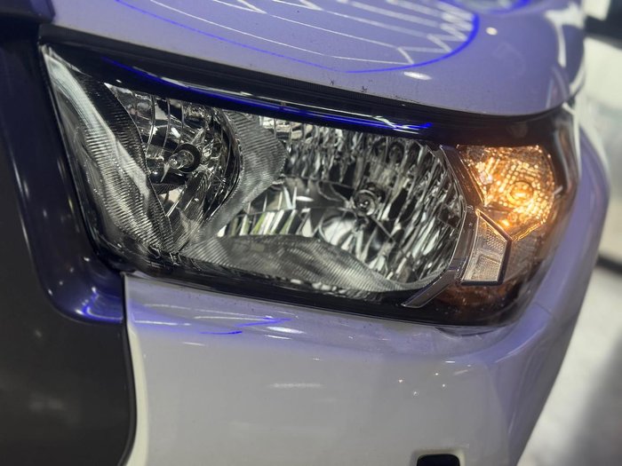 2022 Toyota Hilux SR