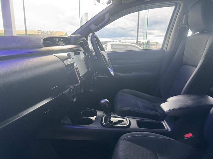 2022 Toyota Hilux SR