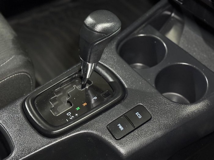 2022 Toyota Hilux SR