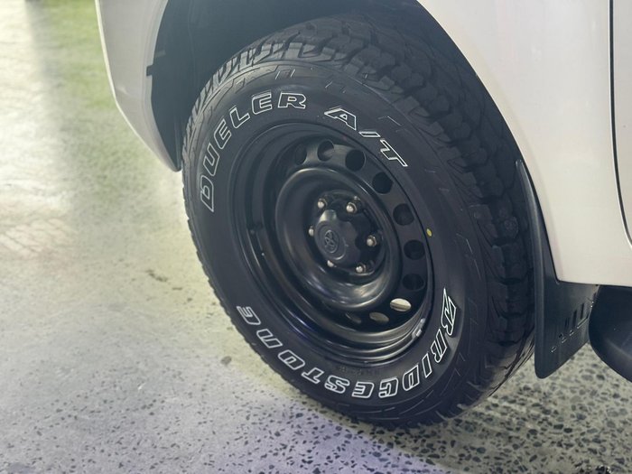 2022 Toyota Hilux SR