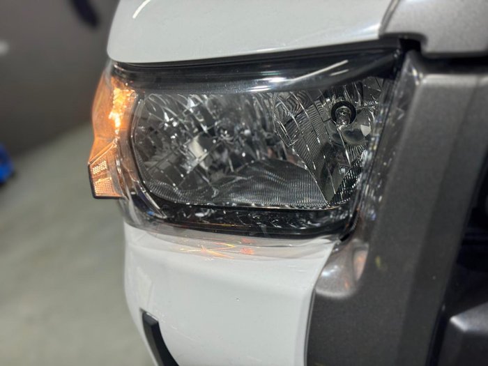 2022 Toyota Hilux SR