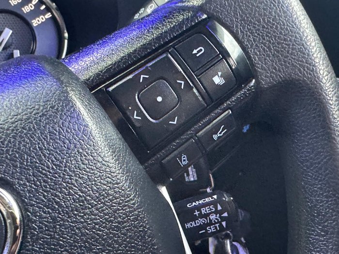 2022 Toyota Hilux SR