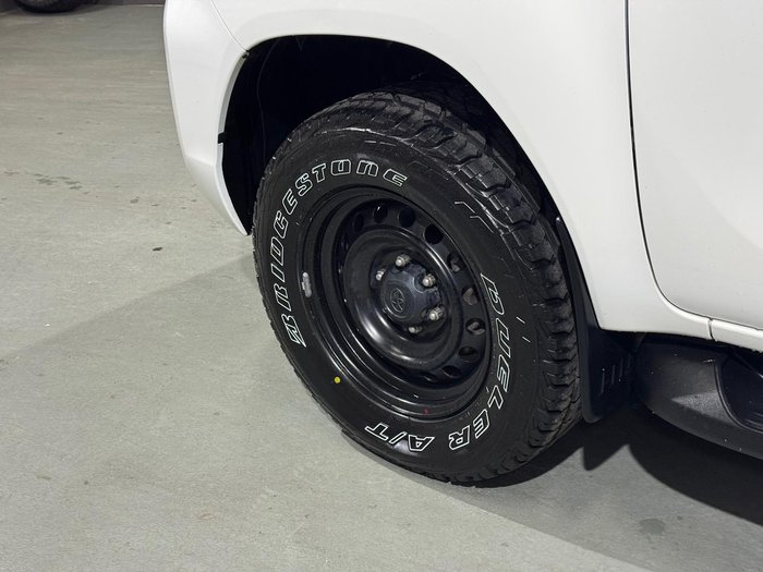 2022 Toyota Hilux SR