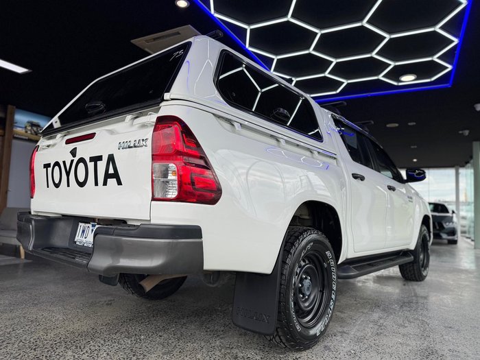 2022 Toyota Hilux SR