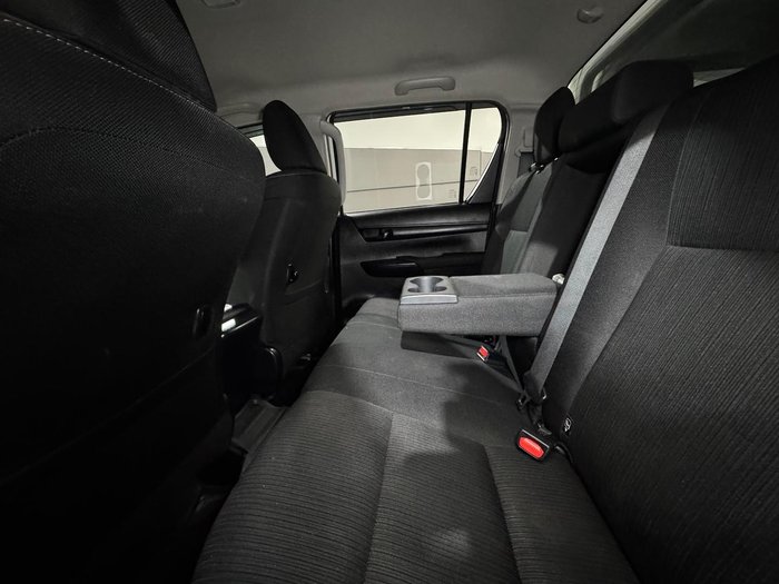 2022 Toyota Hilux SR