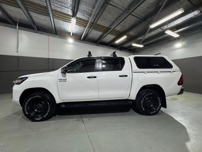 2022 Toyota Hilux SR