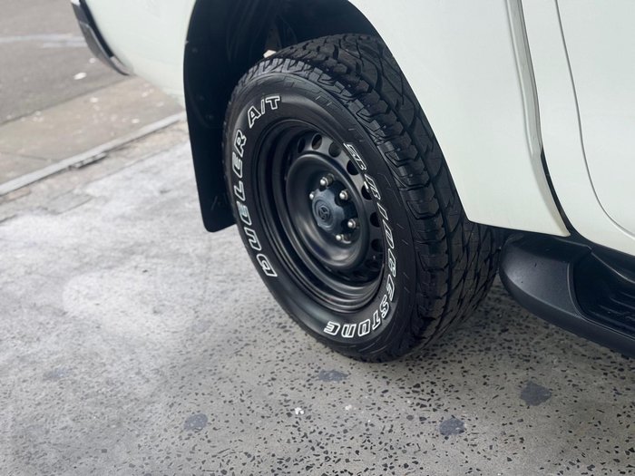 2022 Toyota Hilux SR
