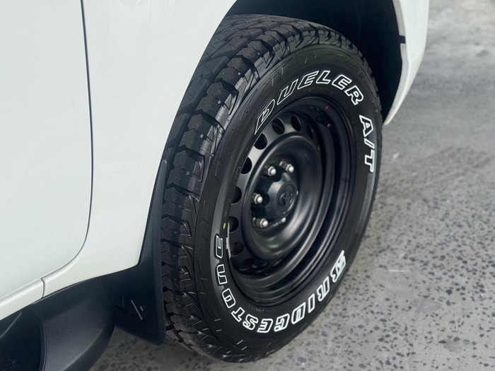 2022 Toyota Hilux SR