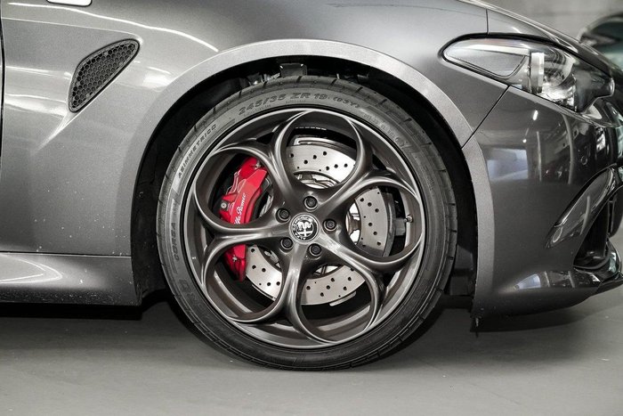 2022 Alfa Romeo Giulia Quadrifoglio