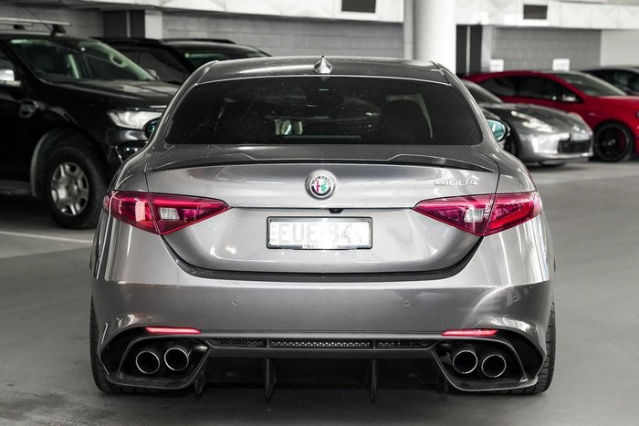 2022 Alfa Romeo Giulia Quadrifoglio