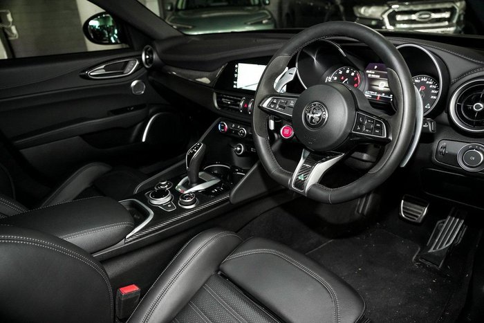 2022 Alfa Romeo Giulia Quadrifoglio