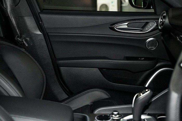 2022 Alfa Romeo Giulia Quadrifoglio