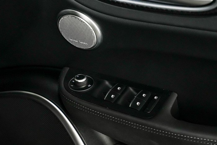 2022 Alfa Romeo Giulia Quadrifoglio