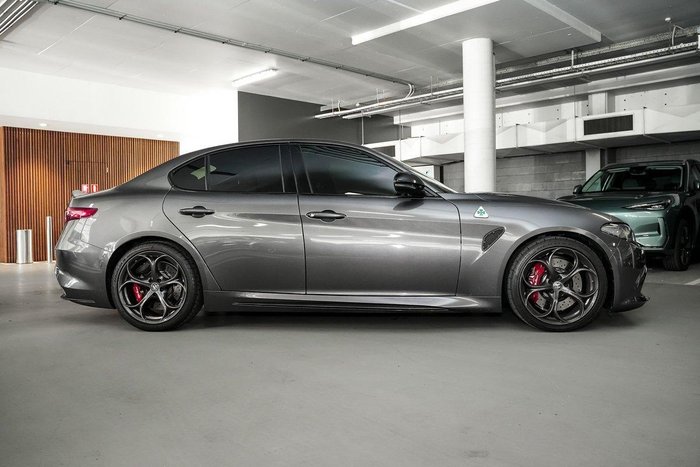 2022 Alfa Romeo Giulia Quadrifoglio