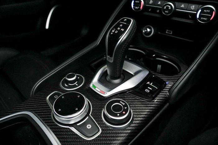 2022 Alfa Romeo Giulia Quadrifoglio