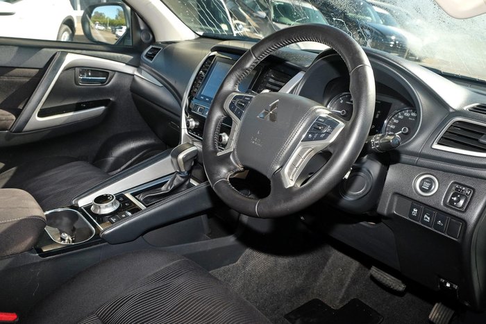 2021 Mitsubishi Pajero Sport GLS
