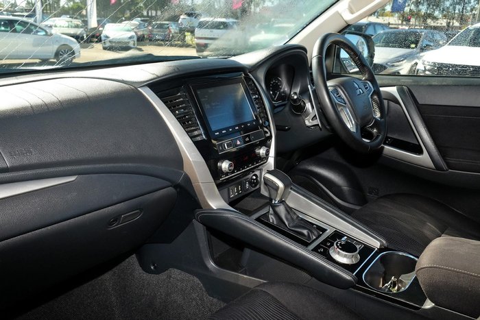 2021 Mitsubishi Pajero Sport GLS
