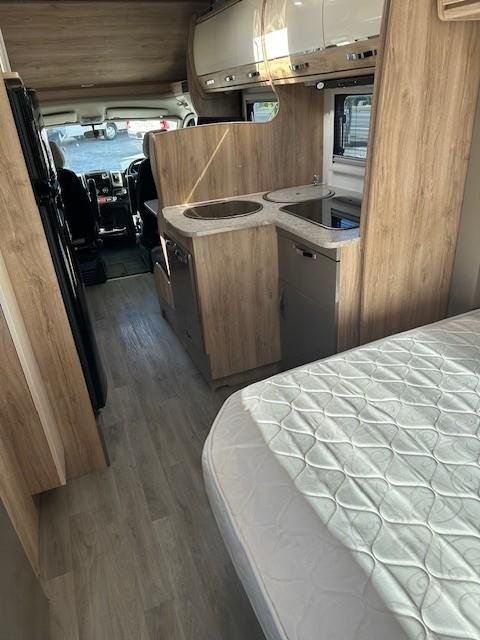 2020 Avan Ovation M7