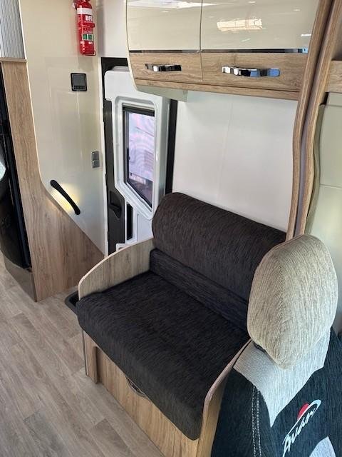 2020 Avan Ovation M7