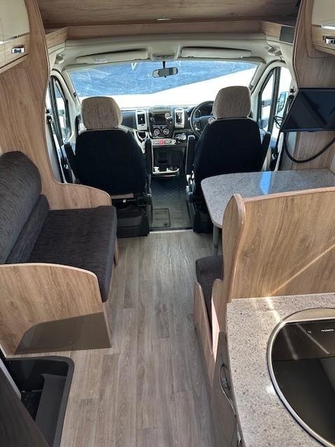 2020 Avan Ovation M7