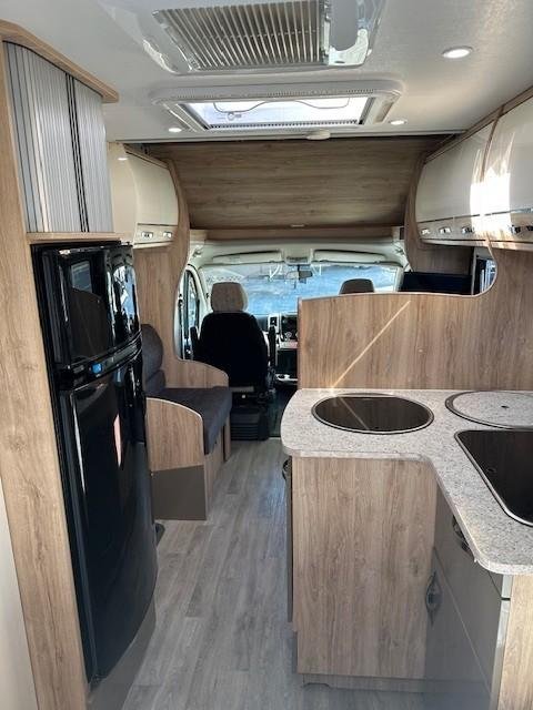 2020 Avan Ovation M7