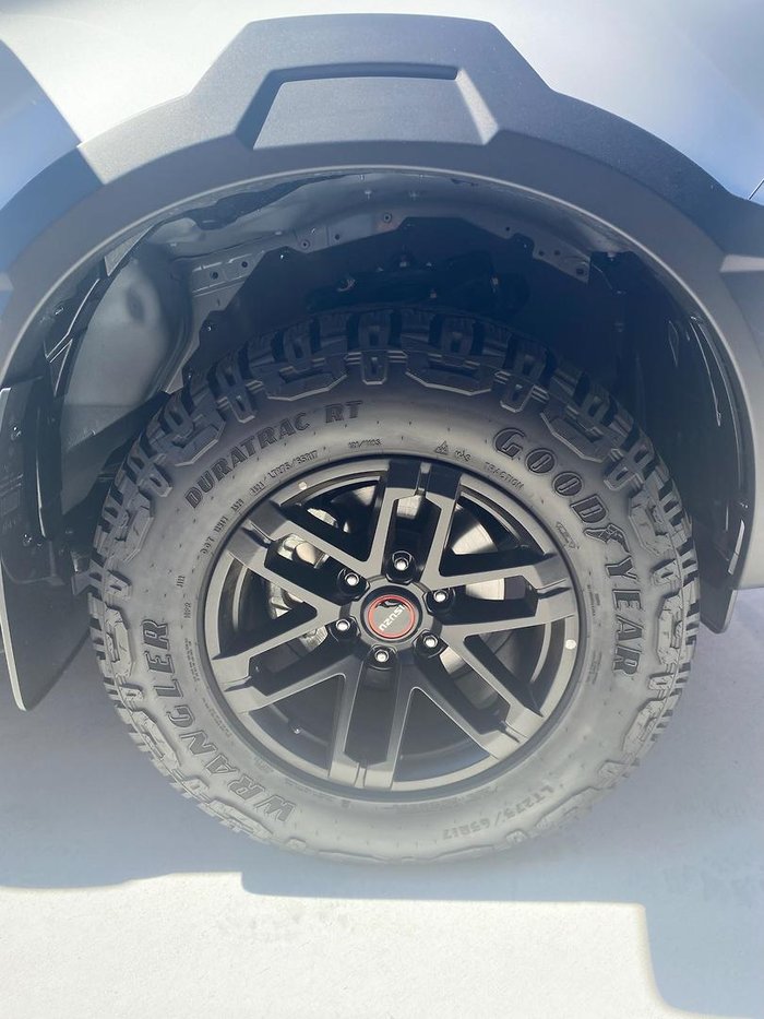 2025 Isuzu D-MAX BLADE
