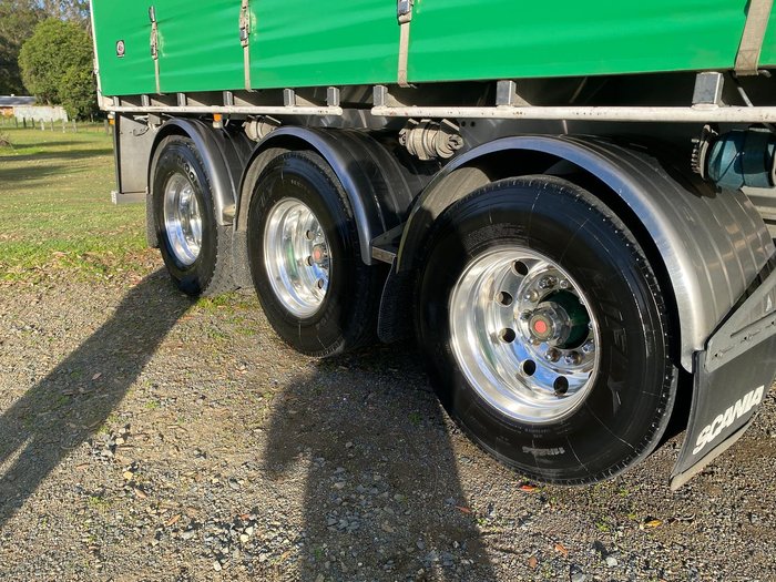 2010 Freighter 22 Pallet 45' Curtainsider Green