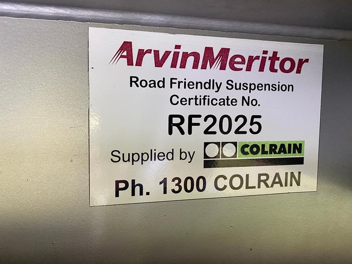 2010 Freighter 22 Pallet 45' Curtainsider Green