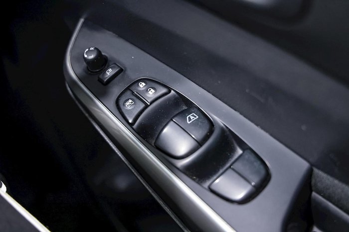 2021 Nissan Navara ST-X D23 MY21 4x2 WHITE