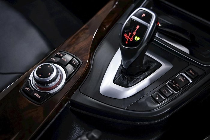 2015 BMW 3 Series 320i Luxury Line F30 Black