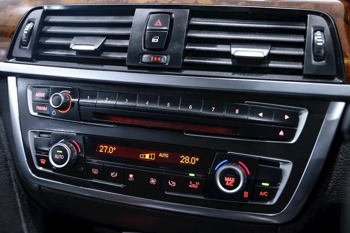 2015 BMW 3 Series 320i Luxury Line F30 Black